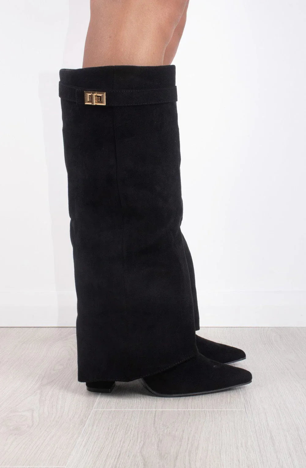 Bottes hautes et modernes