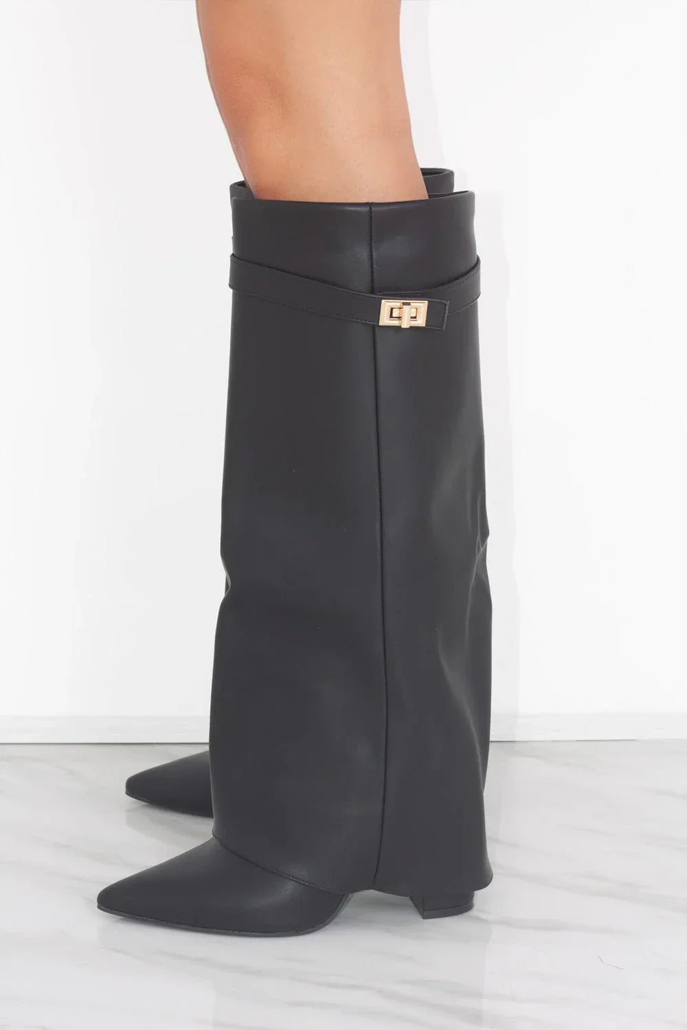 Bottes hautes et modernes
