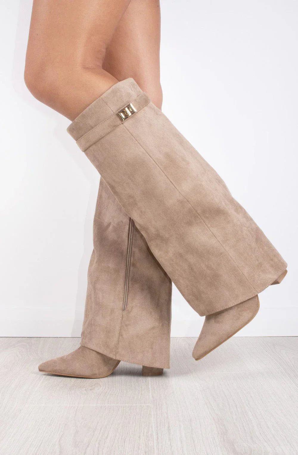 Bottes hautes et modernes